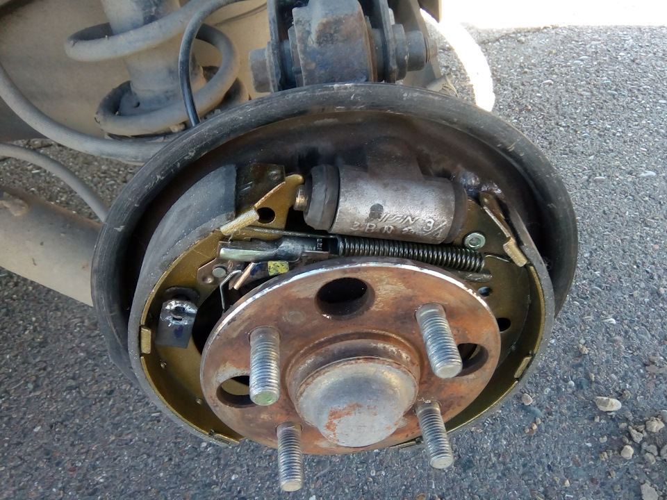 97. Задние тормозные колодки) — Honda Civic Ferio (7G), 1,5 л, 2002 ...