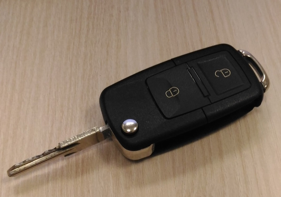 Выкидной ключ — Renault Logan (1G), 1,4 л, 2006 года | аксессуары | DRIVE2