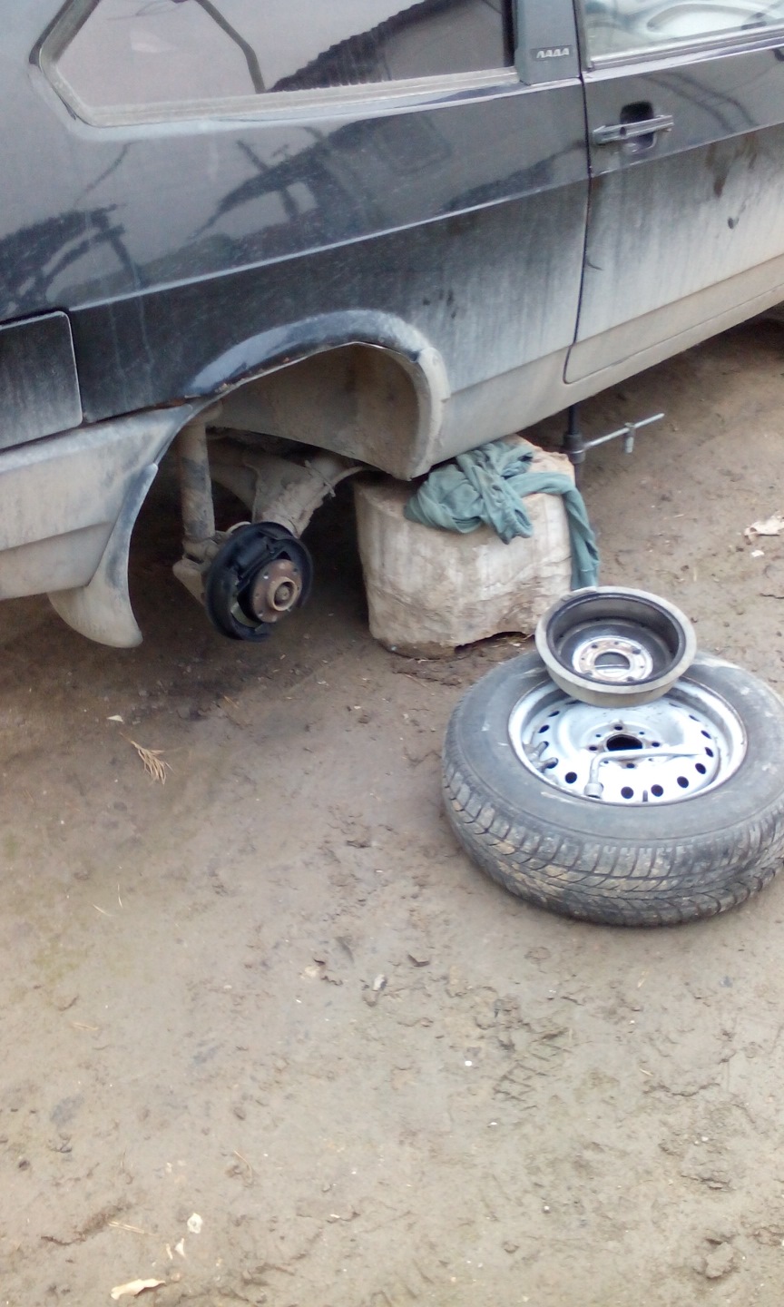 Замена тормозных задних цилиндров или как я не мог открутить штуцер ...