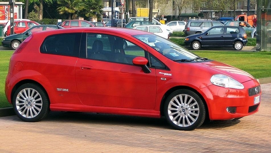 Fiat punto EVO красный