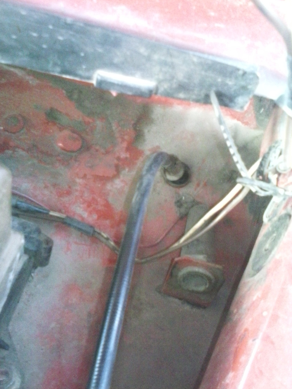 Тросик открытия капота. — Lada 2109, 1,3 л, 1989 года | поломка | DRIVE2