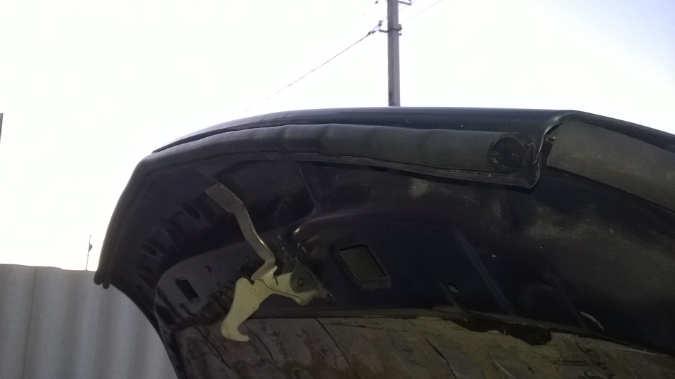 Уплотнитель капота — Opel Astra H, 1,8 л, 2010 года | аксессуары | DRIVE2