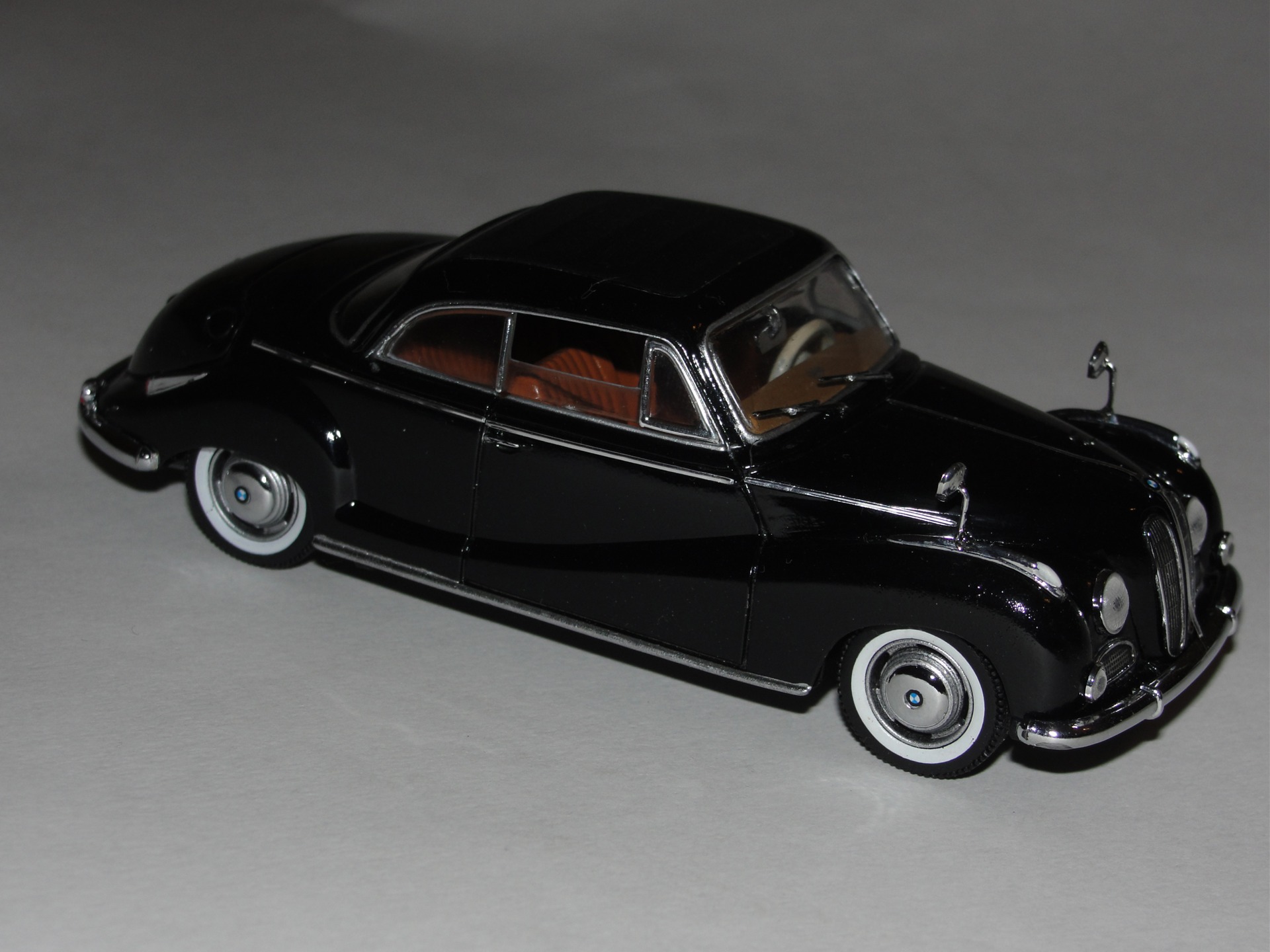 моделька машины bmw 502 моделька машины bmw 502