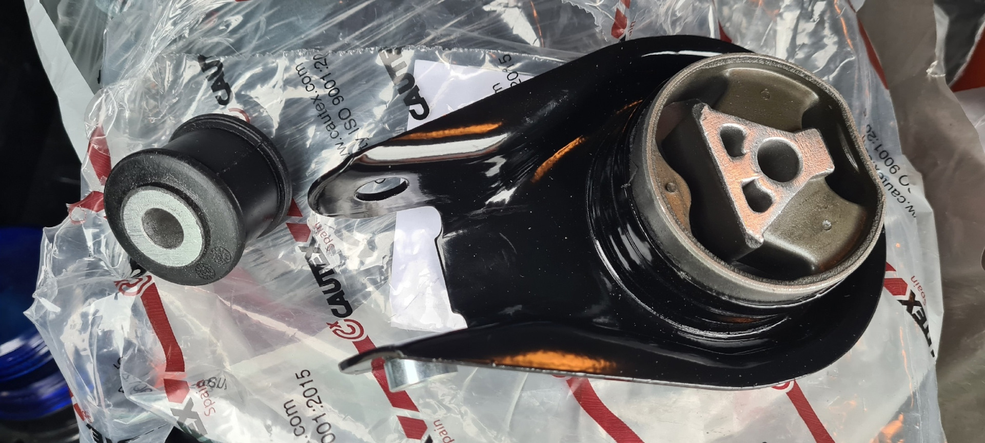 Течь патрубков гидроусилителя, замена задней подушки АКПП ...