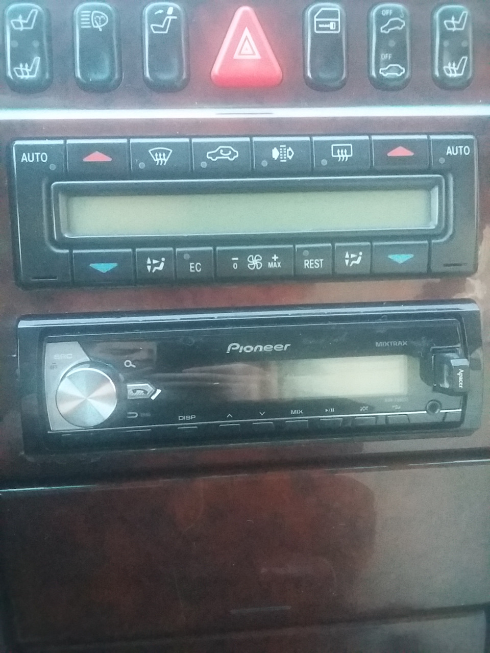 купил магнитолу — Mercedes-Benz E-class (W210), 3,2 л, 1997 года ...