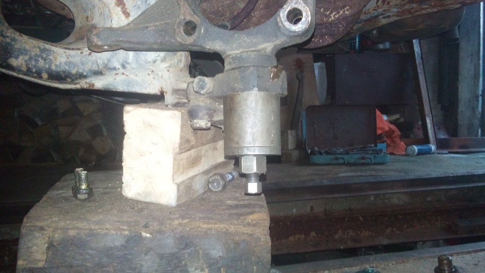 Замена стоковых шкворней на шариковые усиленные. — ЛуАЗ 969, 1,1 л ...