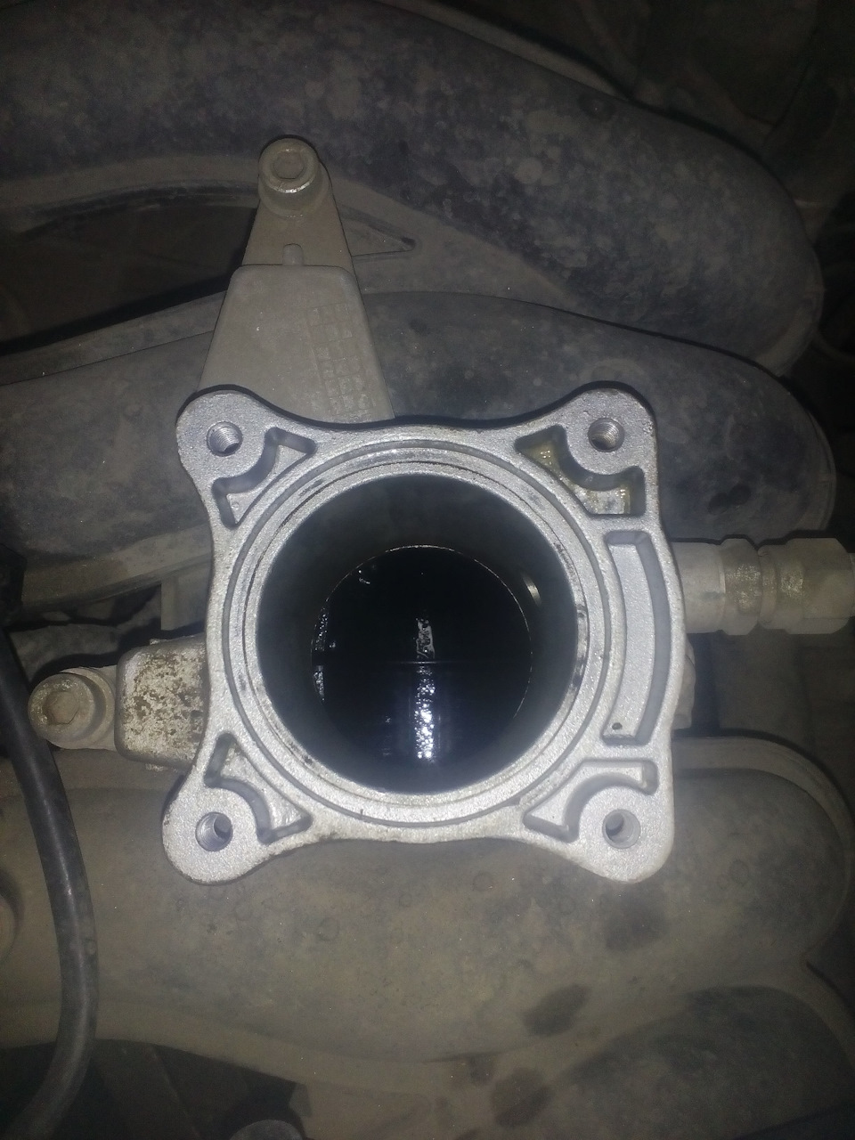 Замена свечей и чистка воздушной заслонки. — SsangYong Kyron, 2,3 л ...