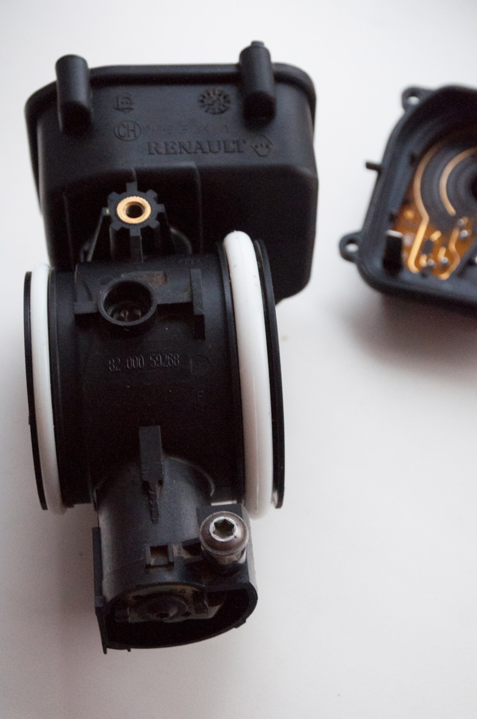 Частичная разборка дроссельной заслонки Renault 8200059268. — Renault ...
