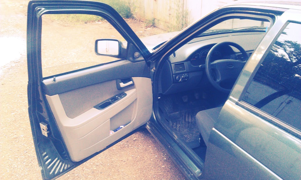 Моторчик стеклоподъемника приказал=) — Lada Приора хэтчбек, 1,6 л, 2009 ...