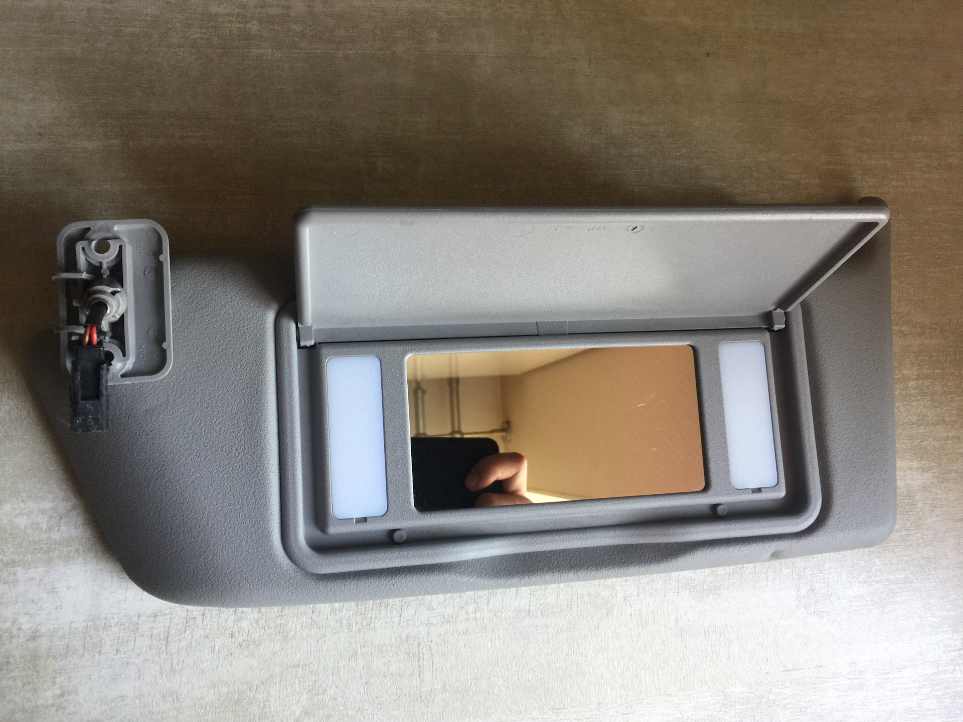 Замена солнцезащитного козырька - Opel Astra H, 1,8 л, 2009 года своими руками D