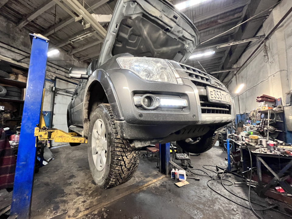 Эксперты в студии? Странный стук в Паджеро. — Mitsubishi Pajero (4G), 3 ...