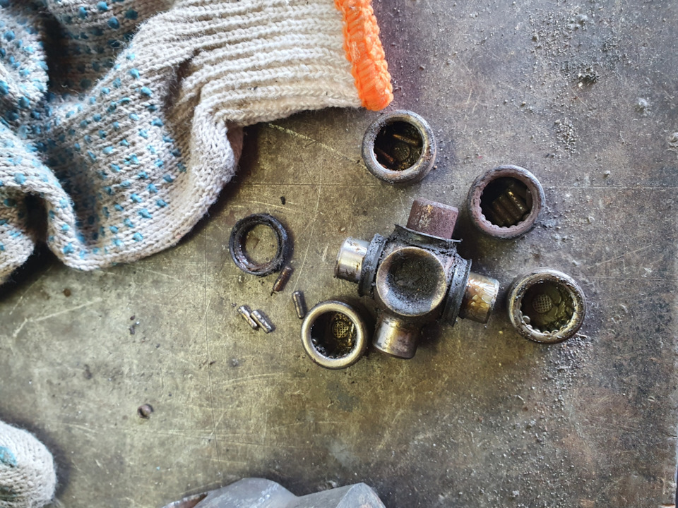 Замена карданчика рулевого вала + люфт по шлицам телескопа(решено ...