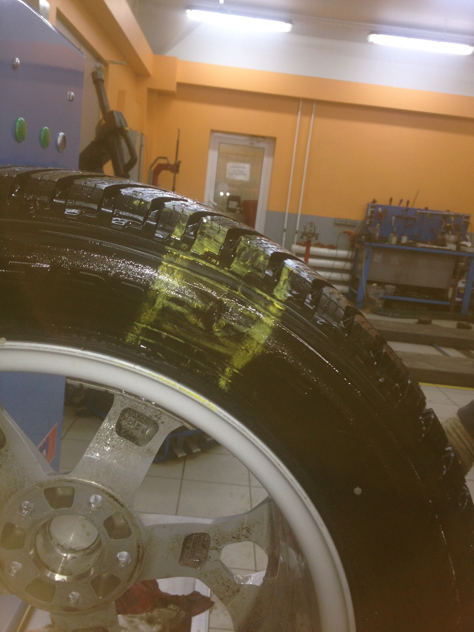 пробила колесо — Ford Kuga (2G), 1,6 л., 2013 года | шины | DRIVE2