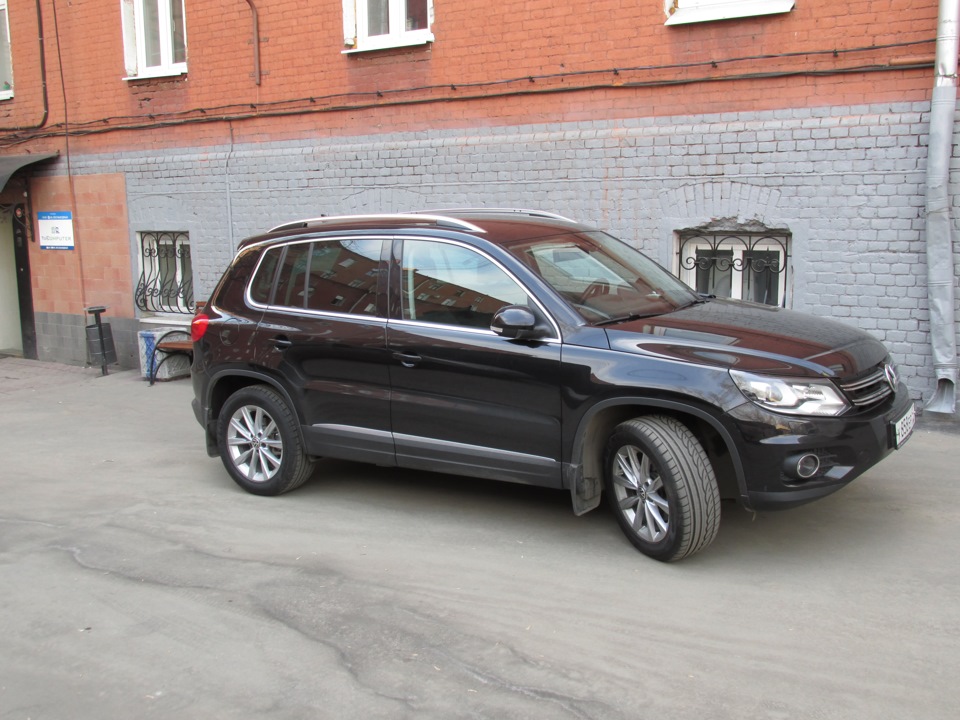 лето / данлоп / 235*55 R17 — Volkswagen Tiguan (1G), 2 л, 2012 года ...