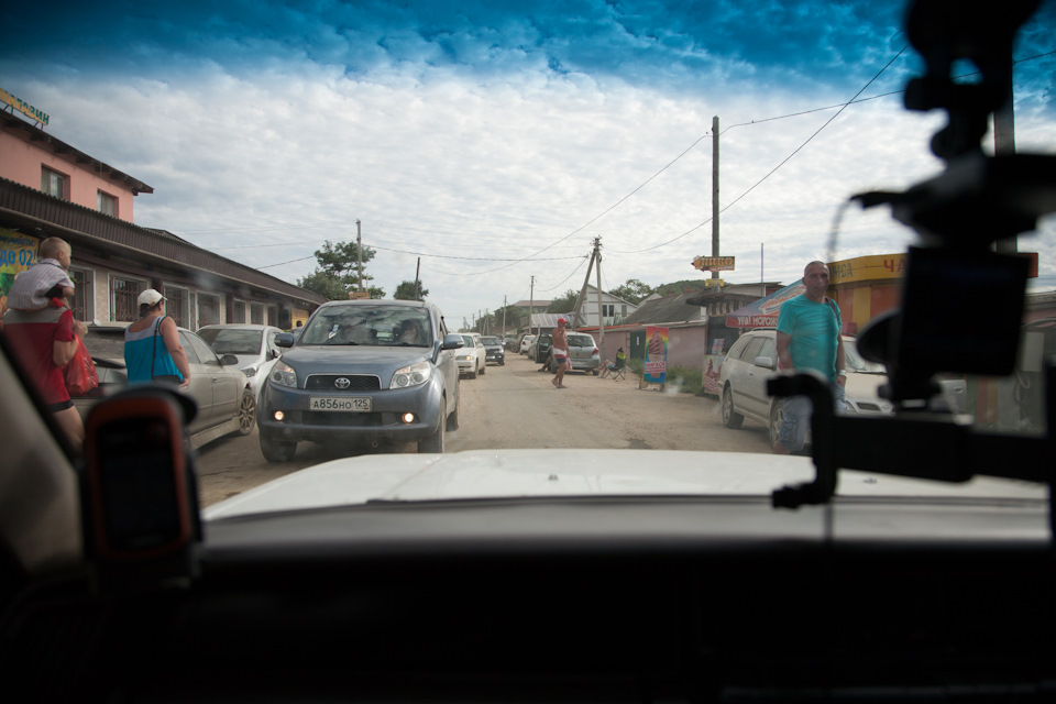 Еще случайно заехали в туристический адъ. Но эт мы нечаянно, мы больше не будем)) — Toyota Crown (S130). Запчасти на фото: HQ125
