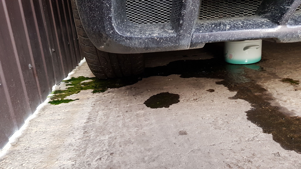 Немного подавал звиздюлей и вытек антифриз. — Infiniti FX (2G), 3,7 л ...