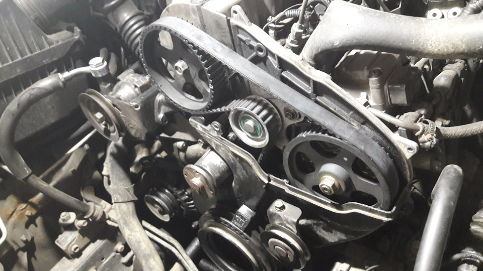 Течь масла и замена ремня и ролика ГРМ — Hyundai Terracan, 2,5 л, 2001 ...