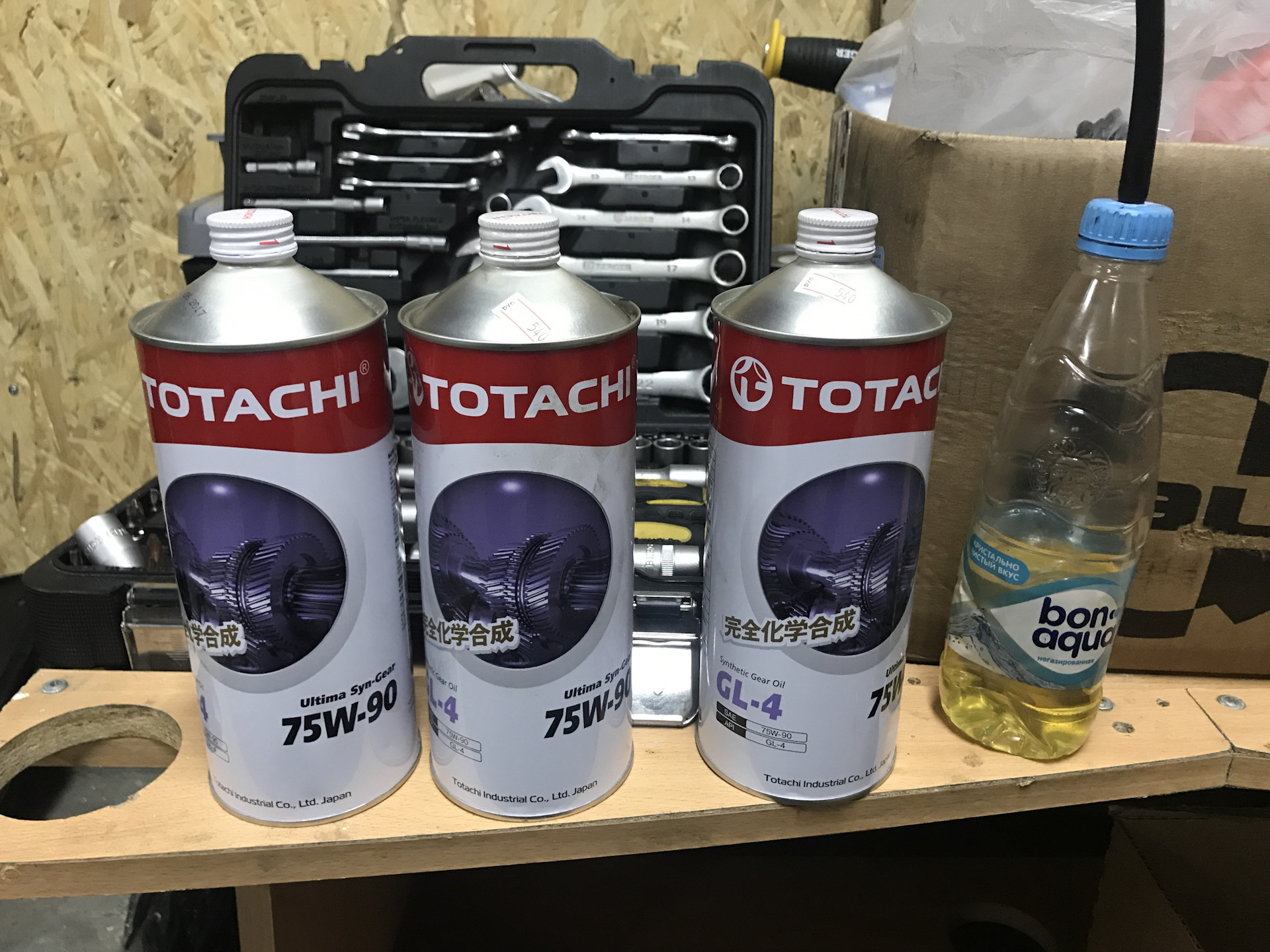 Totachi 2 stroke. Тотачи 75w90 gl4. Масло TOTACHI 75w90 gl-4. Масло трансмиссионное 75w90 Тотачи. TOTACHI 80w90.