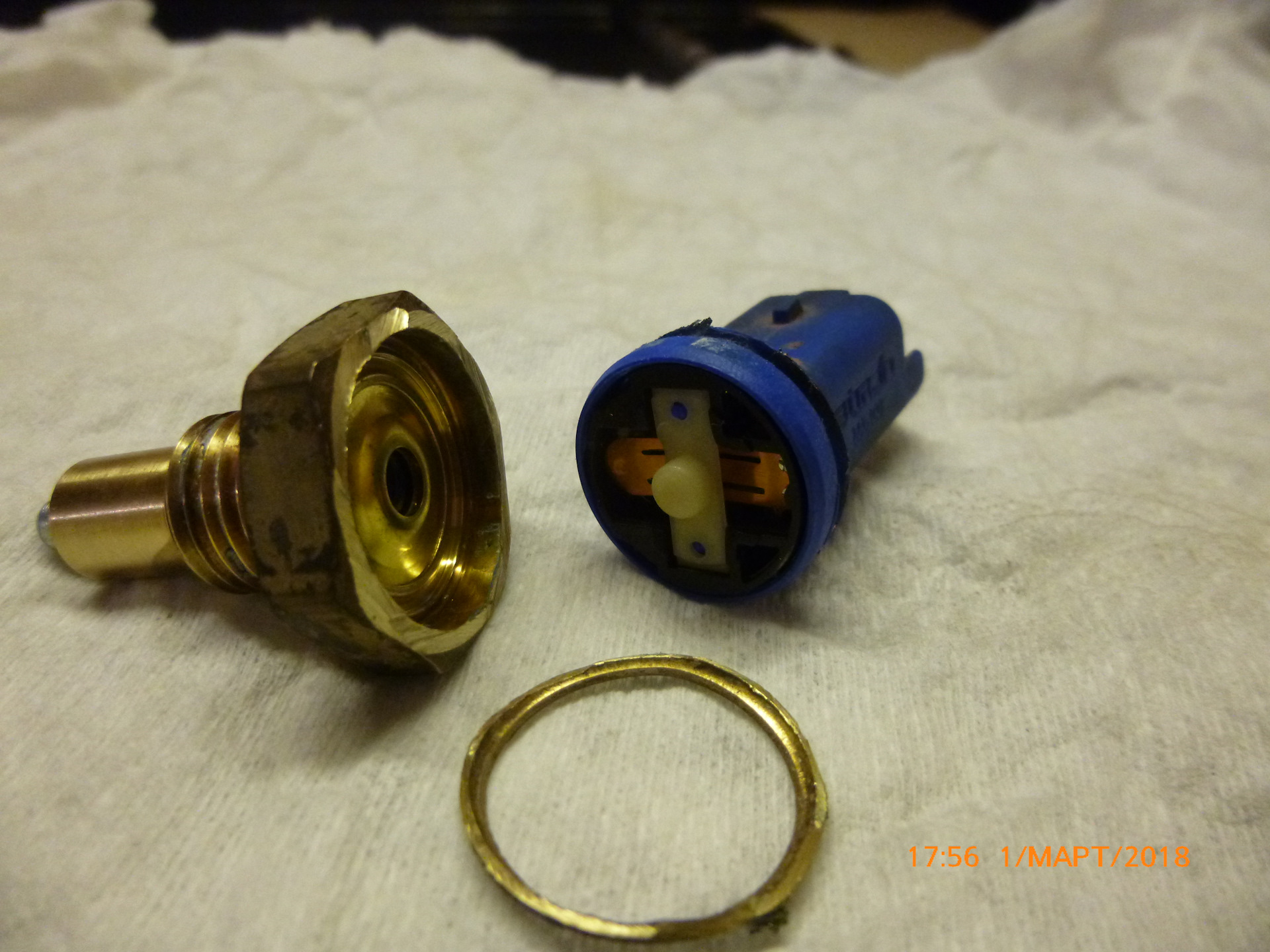 датчик заднего хода 32005-6j000. датчик заднего хода альмера. датчик заднего хода almera classic. G15 датчик заднего хода. Nissan almera датчик заднего хода.