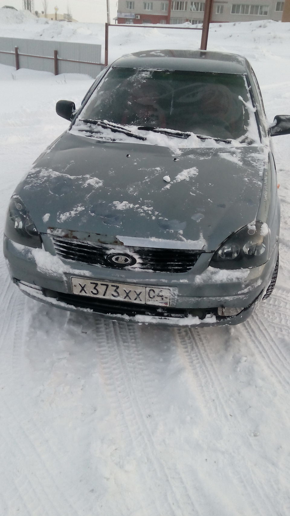 Последствия открытия капота выглядят вот так — Lada Приора седан, 1,6 л ...
