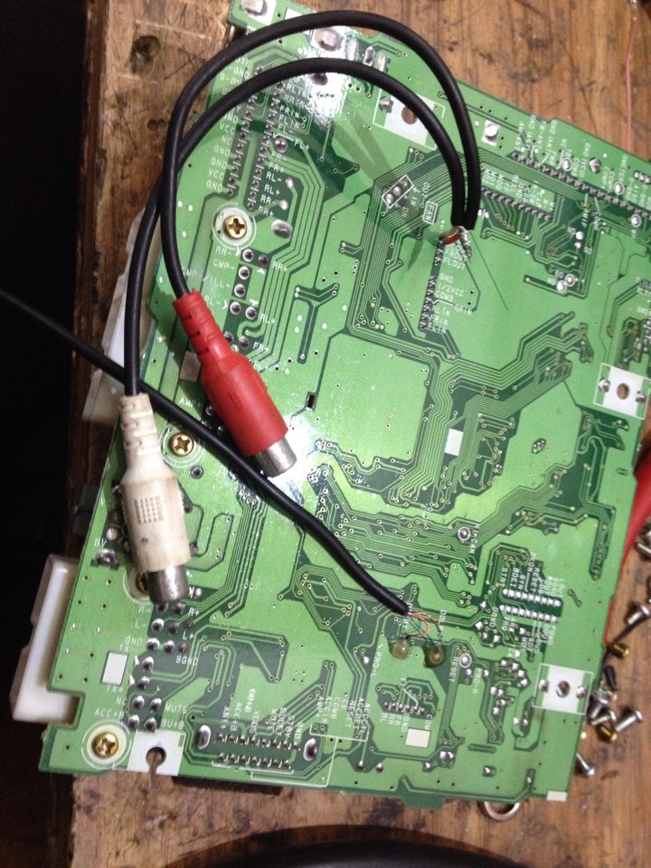 преобразователь высокоуровневого сигнала oris hl1r. линейный выход. линейные выходы на магнитоле для сабвуфера. линейные выходы киа сид 2008. Output на усилителе.