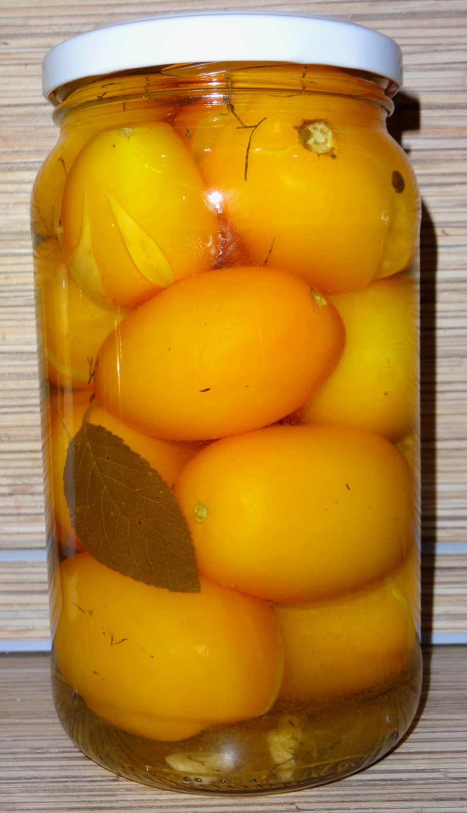 Соленья желтого цвета. Жёлтые помидоры заготовки на зиму. Помидоры желтый мармелад. Солить желтые помидоры на зиму в банках. Желтые помидоры на зиму.