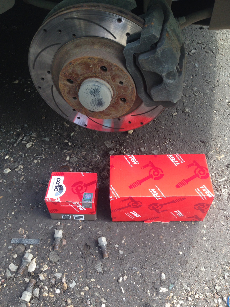 Колодки TRW вкруг! — Lada 21124, 1,6 л, 2006 года | своими руками | DRIVE2