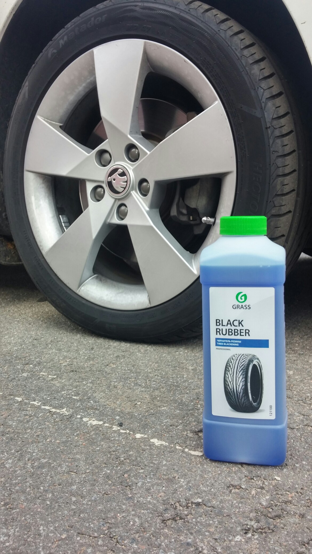 Чернитель резины Grass Black Rubber 1l. — Skoda Octavia A7 Mk3, 1,8 л, 2015  года | аксессуары | DRIVE2