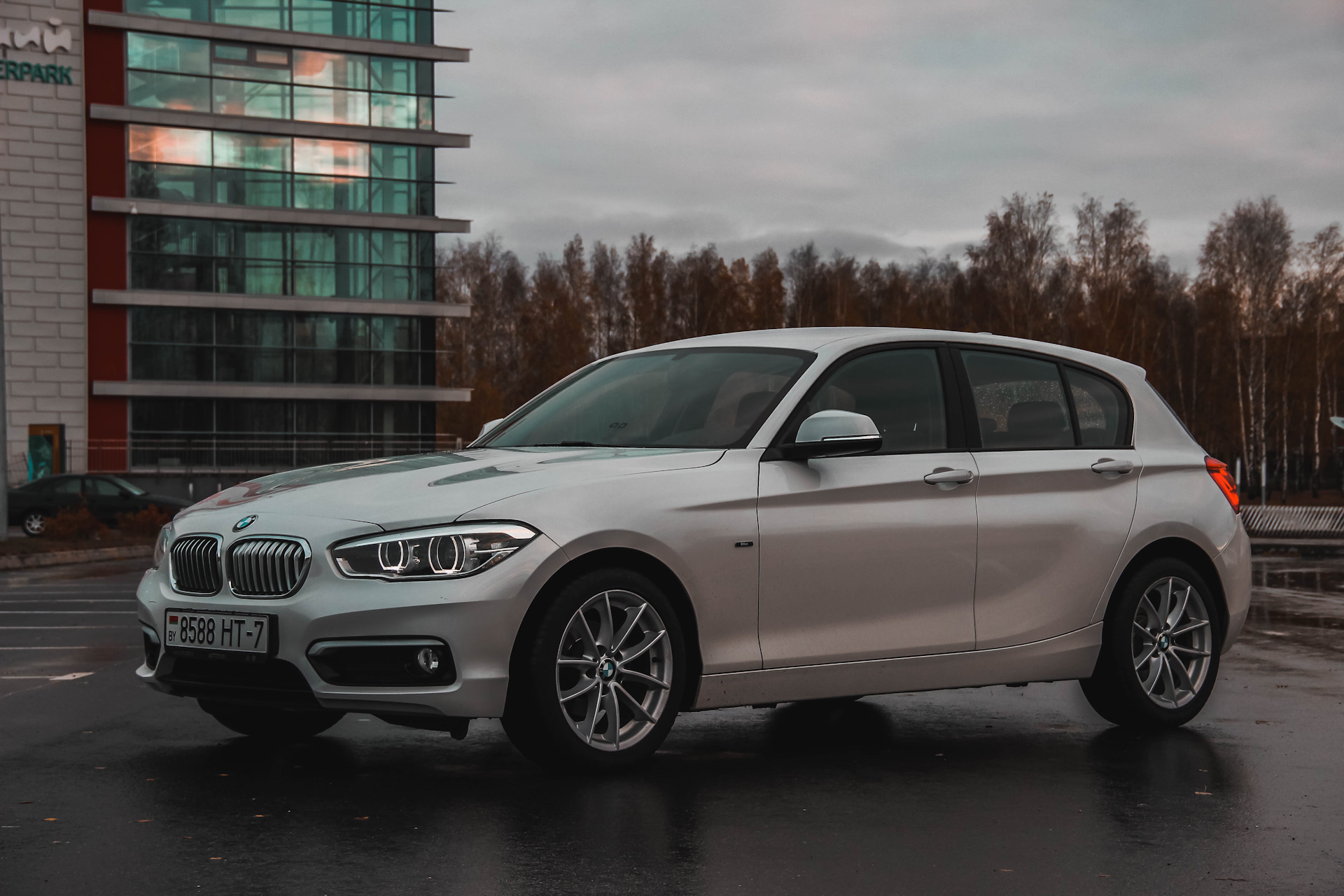 Бмв 118i f20. BMW 118i. БМВ f20 118i. Бэха 118. БМВ 118i фото.