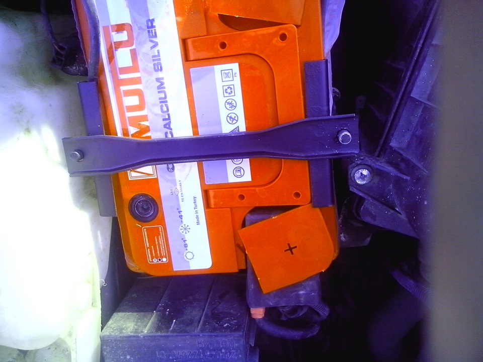 Задул крепеху акумулятора и поставил новый акум — Lada Приора хэтчбек ...