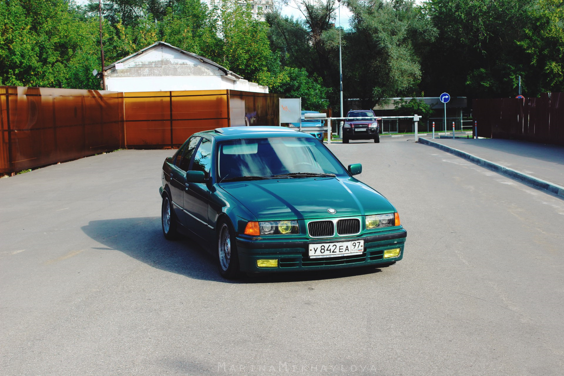 Вид машины на винтах — BMW 3 series (E36), 1,8 л, 1992 года | фотография |  DRIVE2