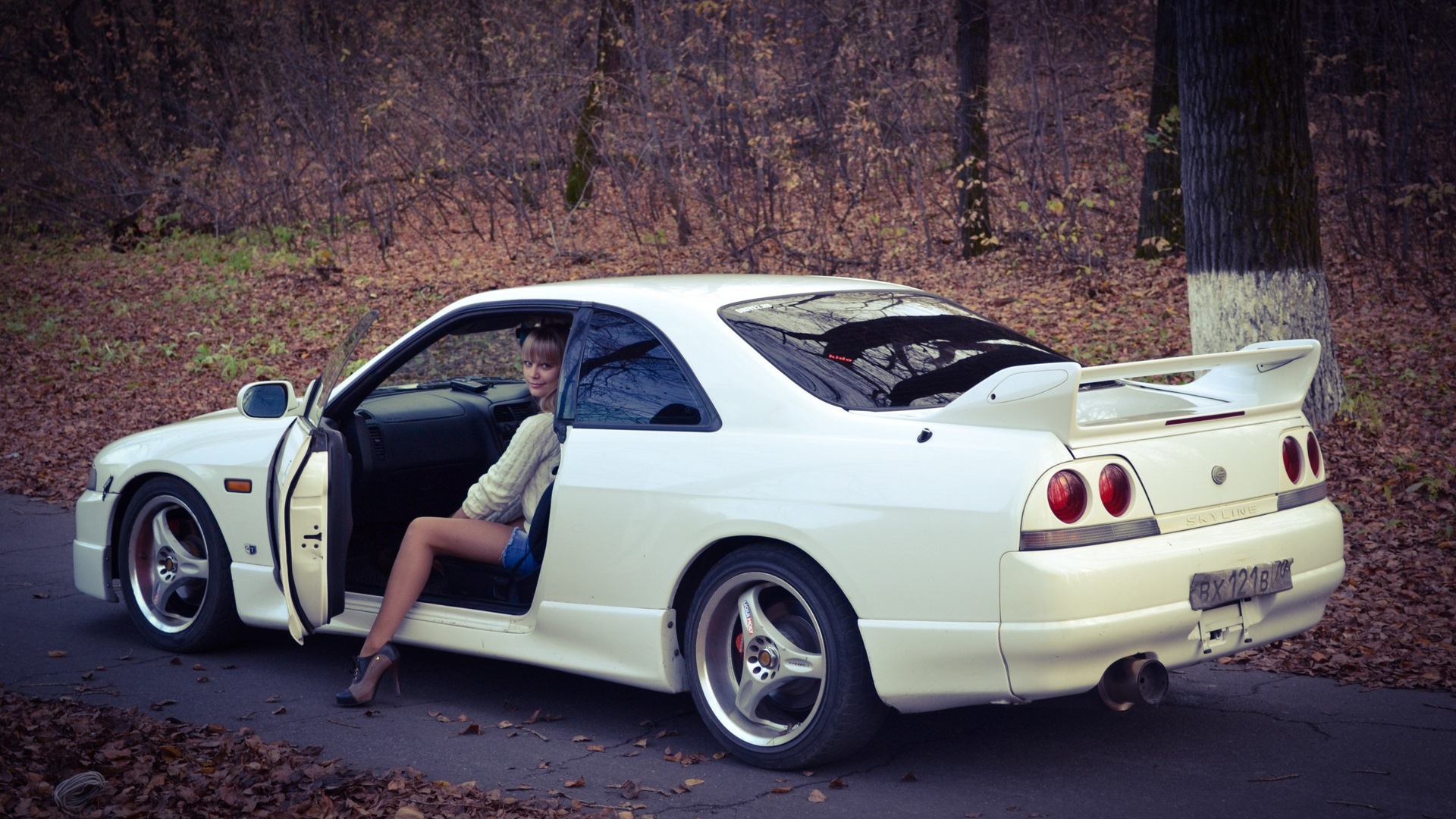 Nissan Skyline r33 Леона