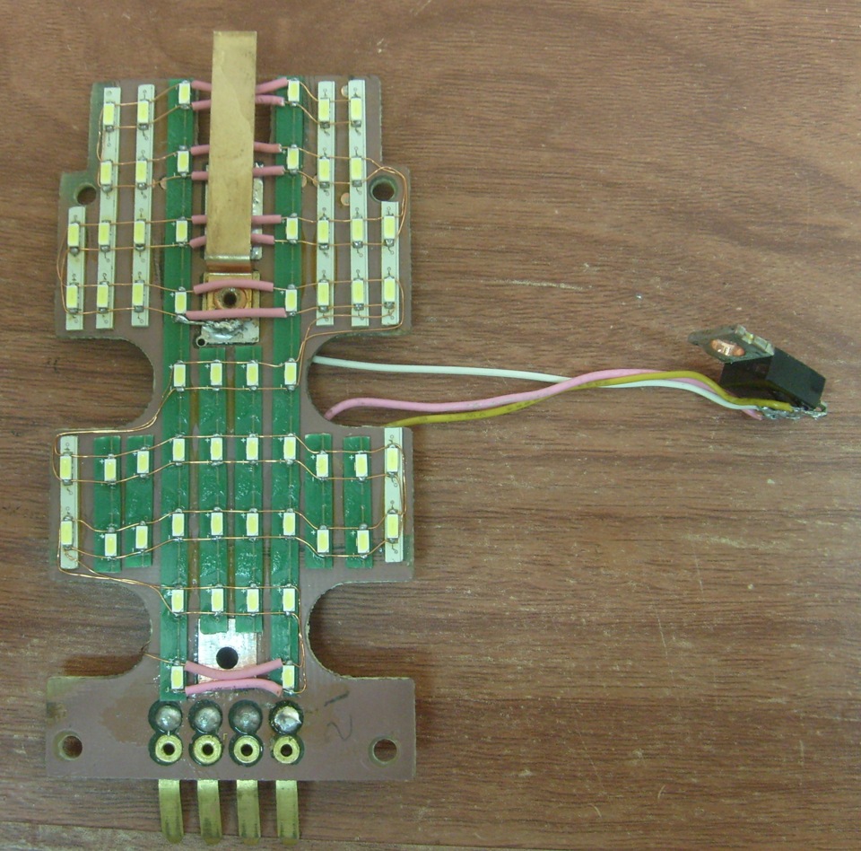 Замена подсветки стандартного светильника ВАЗ 2114 — DRIVE2