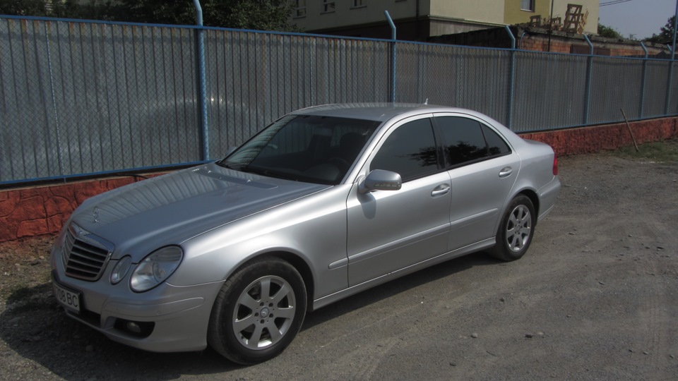 Mercedes w211 Gold Metallic