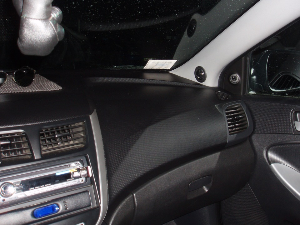 Пищалки в передние стойки — Hyundai Accent (4G), 1,4 л, 2011 года ...