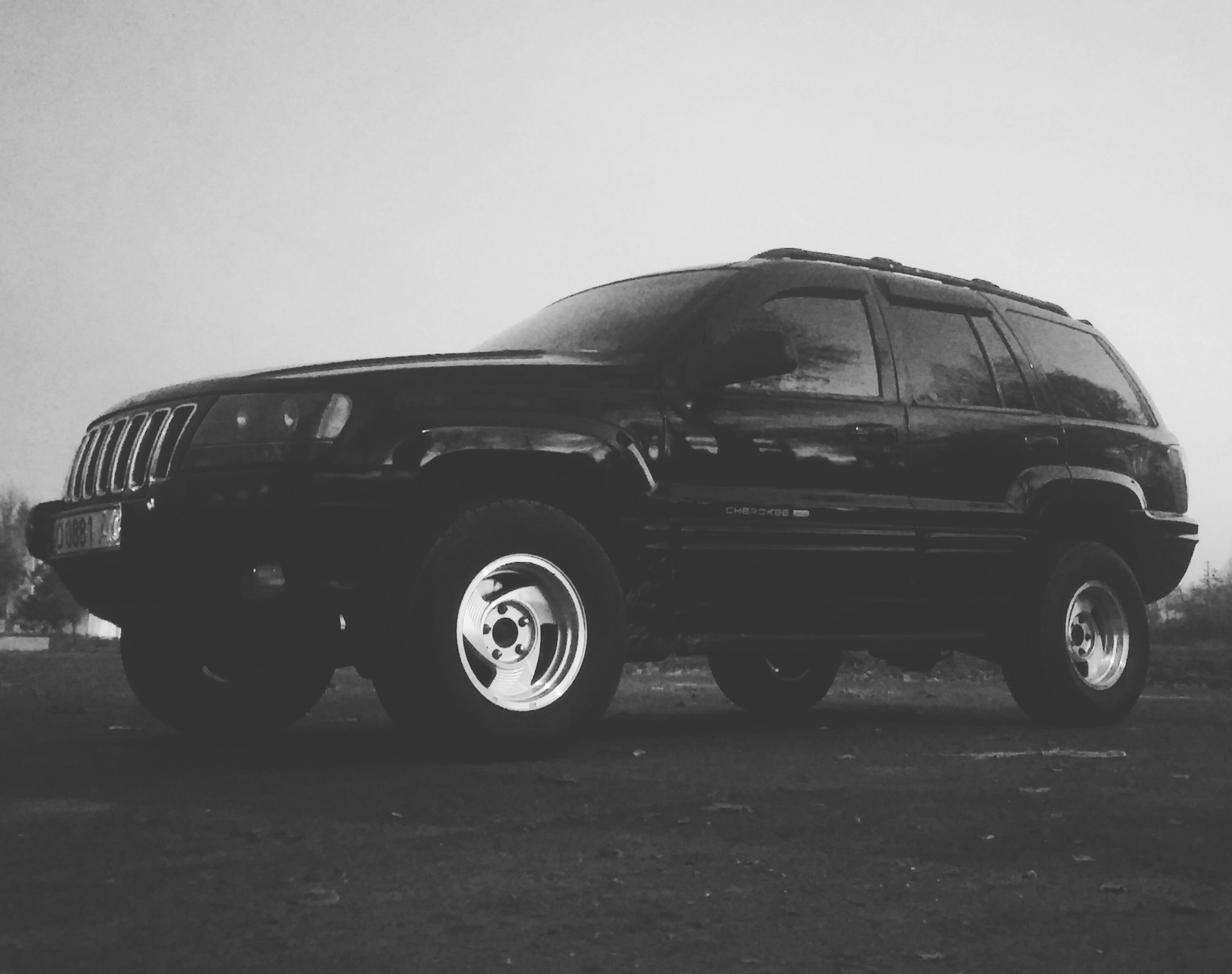 Лабудены — Jeep Grand Cherokee (WJ), 4,7 л, 1999 года колёсные диски