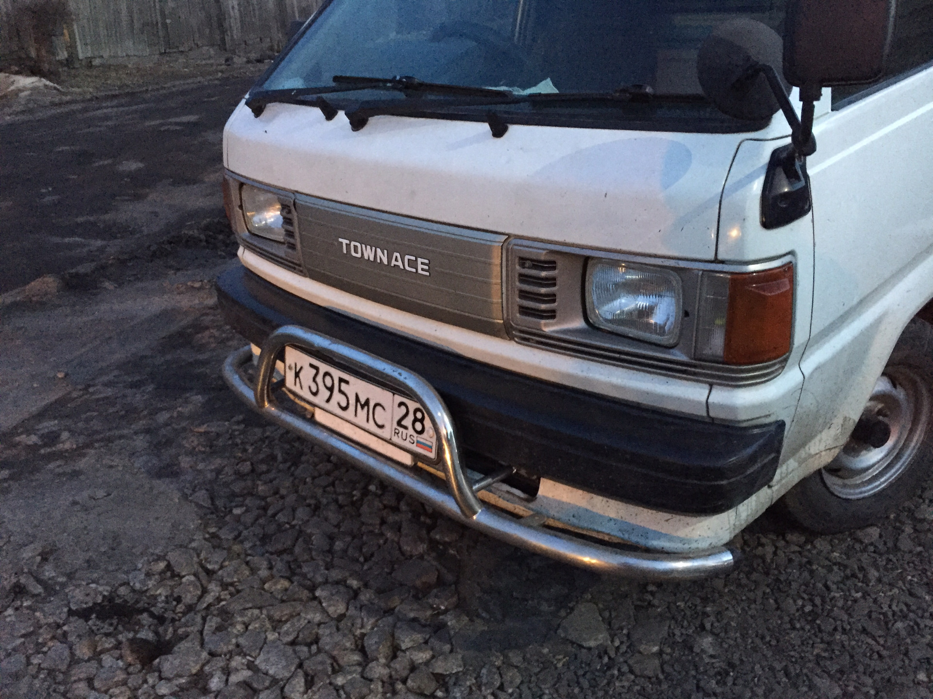 Дром таун айс. Кенгурятник Town Ace. Toyota Town Ace 1995 грузовик. Тойота лит айс трак. Кенгурятник Тойота Таун айс.