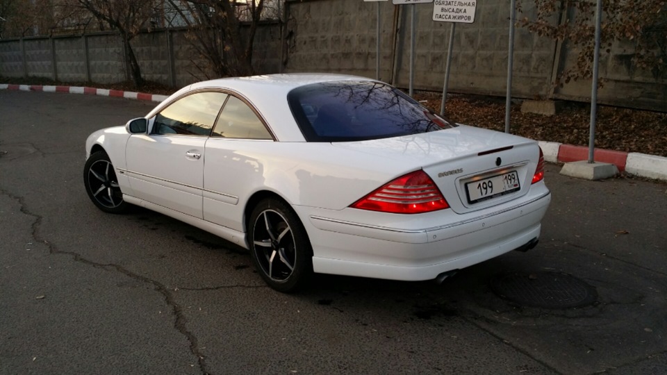 Mercedes Benz CL 215 stance