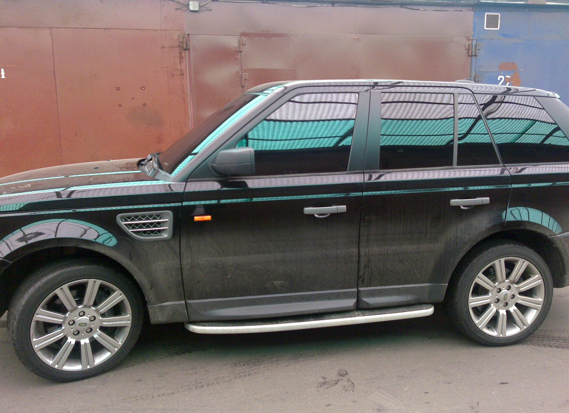 Стекло range rover sport