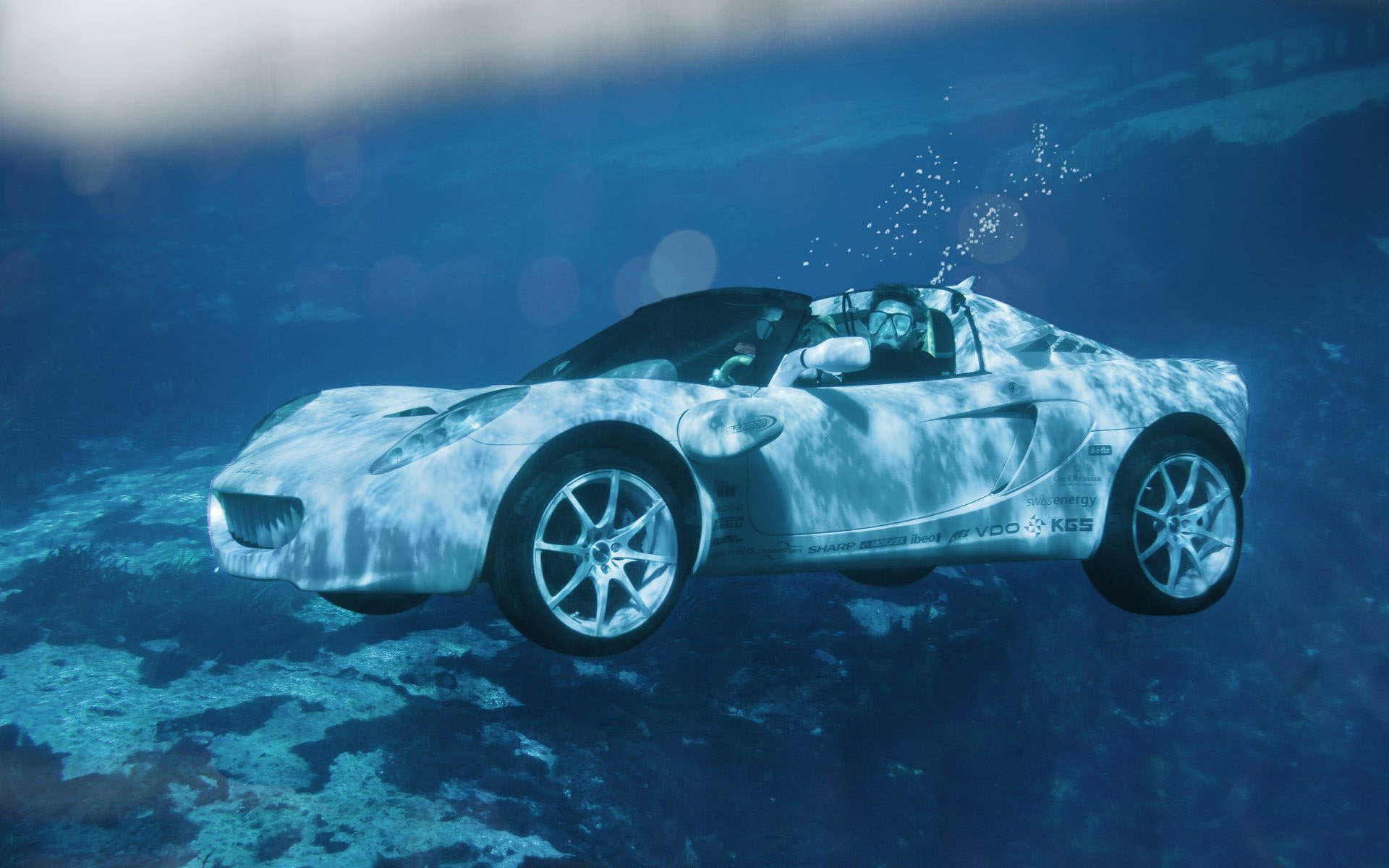 Машины падают в воду. Rinspeed SQUBA. Автомобиль в воде. Машина под водой. Подводные машины.