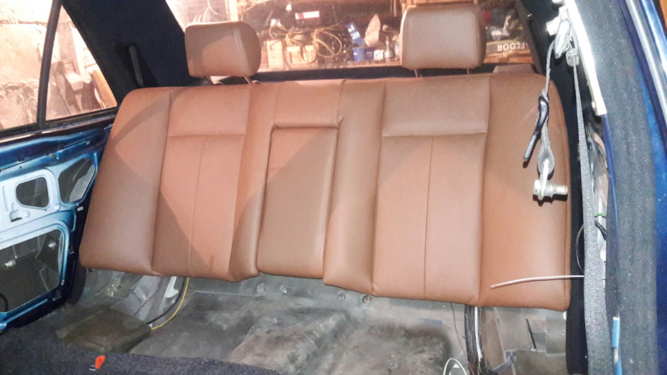 Фото в бортжурнале Mercedes-Benz E-Class (W124)