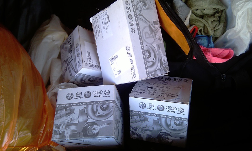 пыльники передних приводов оригинал — Audi A4 (B6)