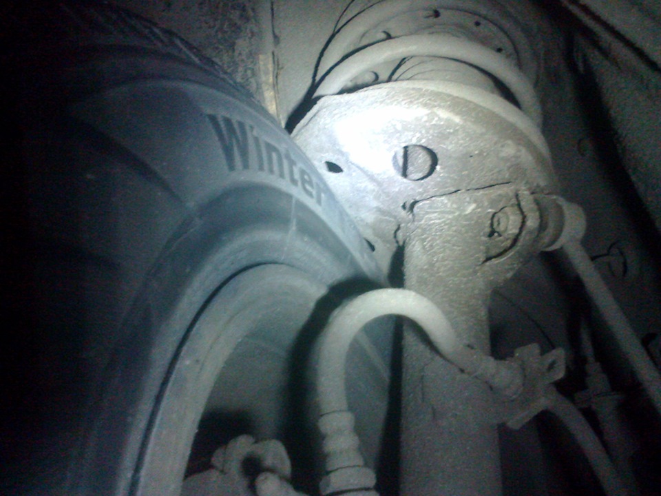 поцеловал передним колесом бордюр — Toyota Mark II (80), 2 л, 1992 года ...