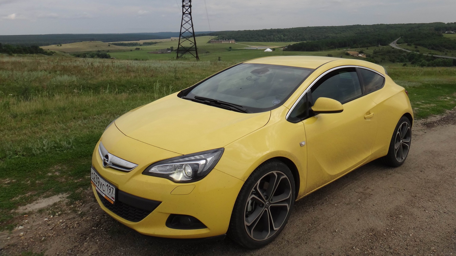 Желтый 20 2. Opel Astra j GTC. Opel GTC 2012. Opel Astra GTC 2012. Opel Astra GTC 1.4.