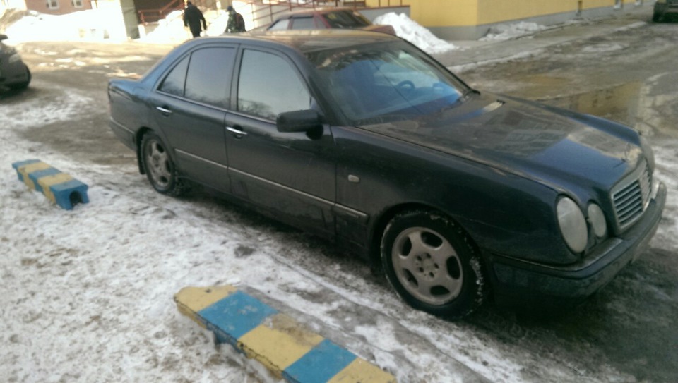Первые дни жизни — Mercedes-Benz E-Class (W210), 2,8 л, 2012 года ...