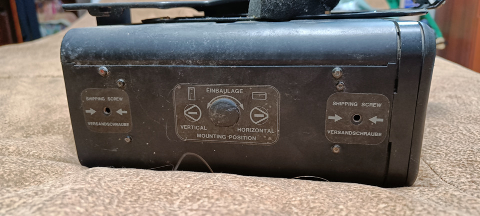 Фото в бортжурнале BMW 7 series (E32)