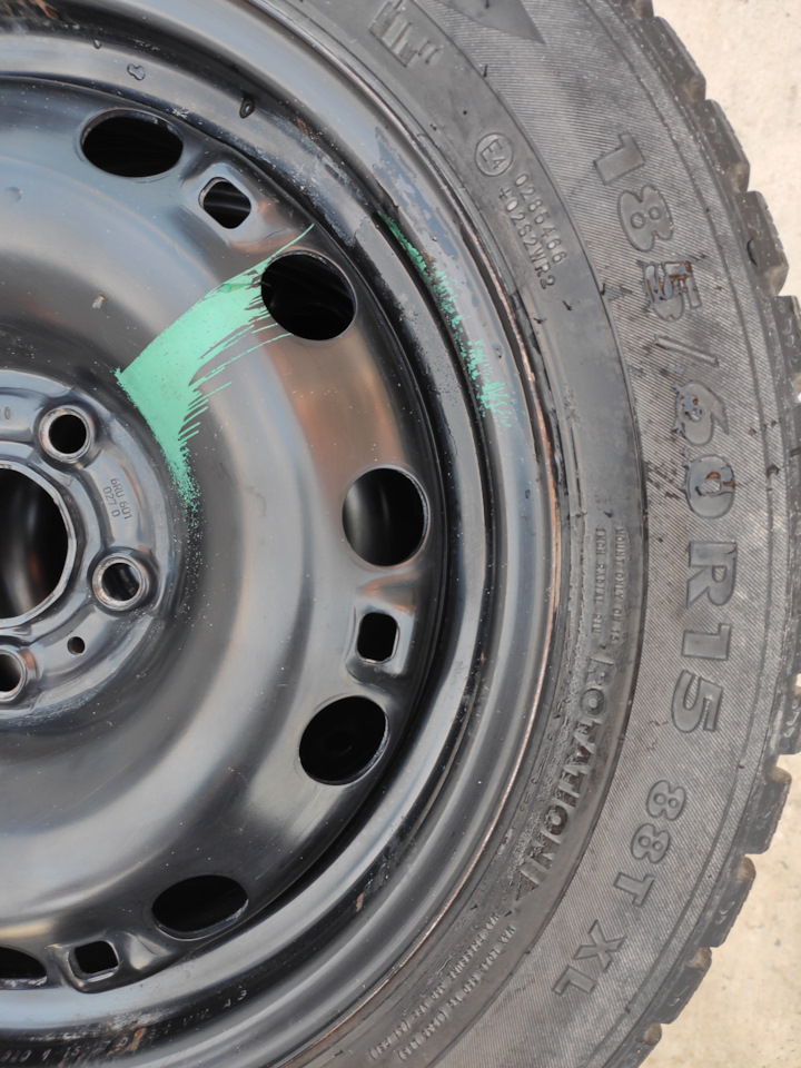 Шины зимние шипованные Nokian 185/60 R15, штампованные диски 15 5x100 ...
