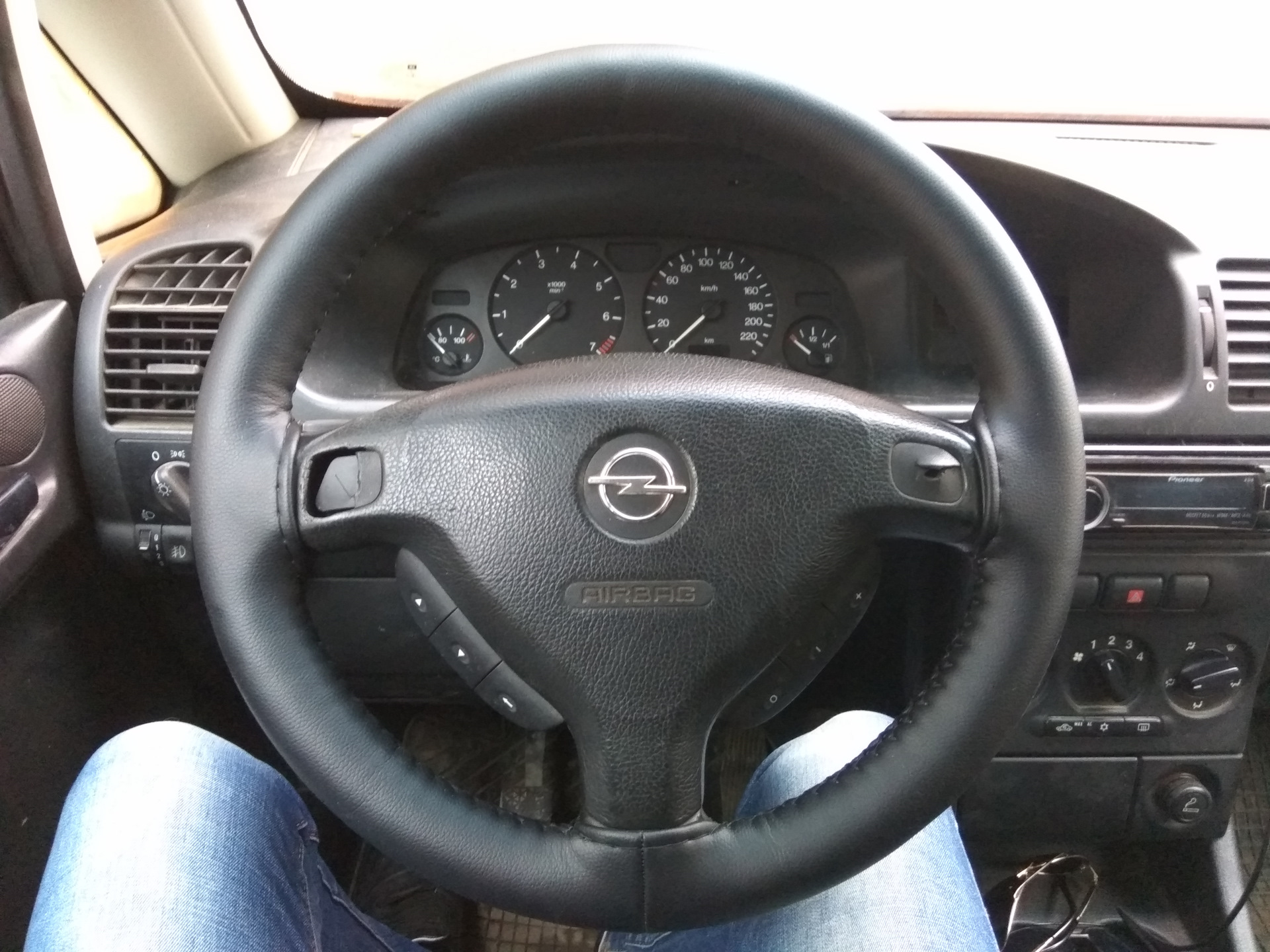 Руль вектра б. Руль Опель Зафира 2000. Opel Vectra c 2003 руль. Руль Опель Омега б 2003г.