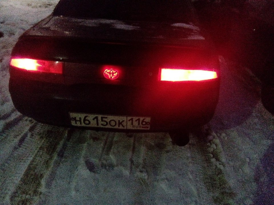 И снова значок "тойота" — Toyota Corolla Ceres, 1,6 л, 1993 года ...