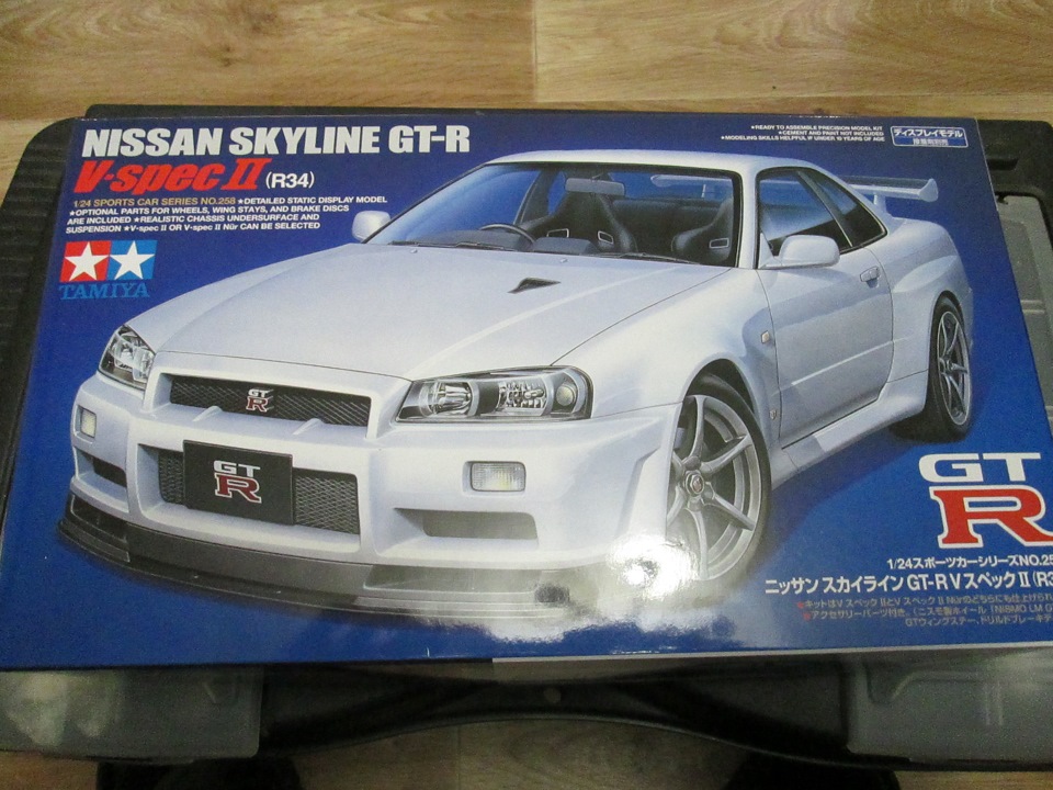 Модель skyline r34. Сборная модель Ниссан Скайлайн r34.